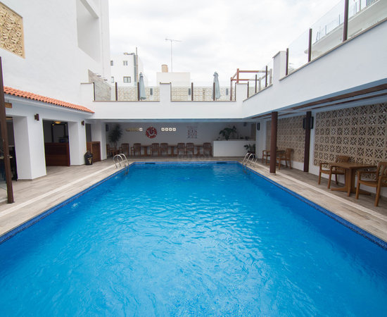 Hoteles baratos en san antonio ibiza